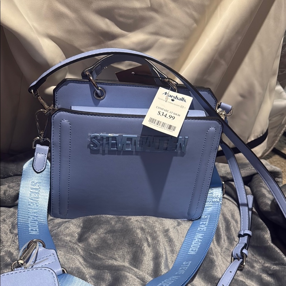 Steve Madden Blue Crossbody Bag with Modern Design